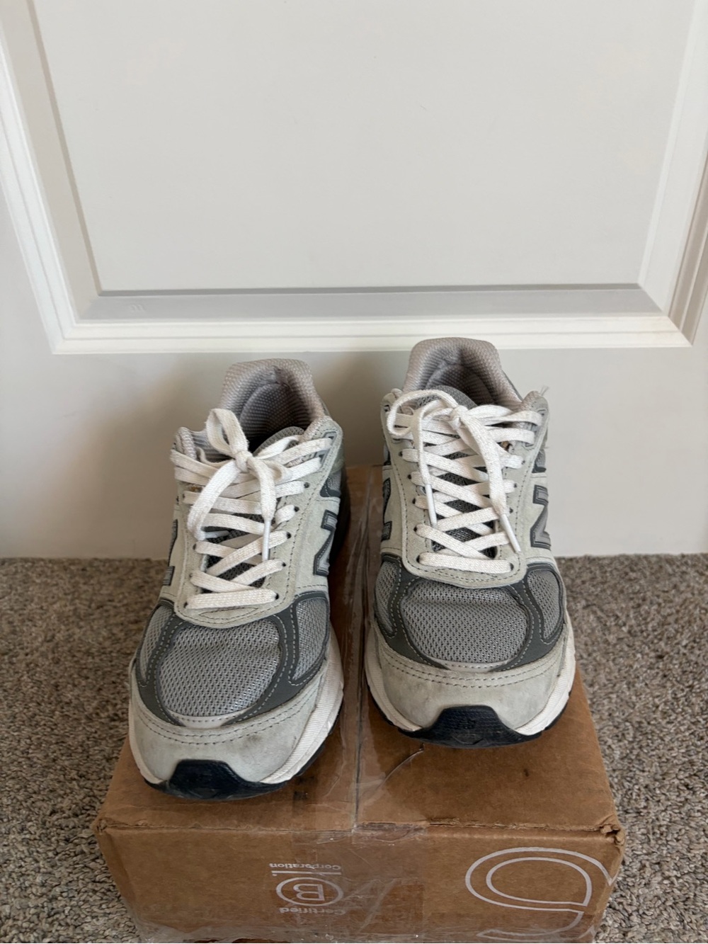 Women new balance 990v4 size 7 grey